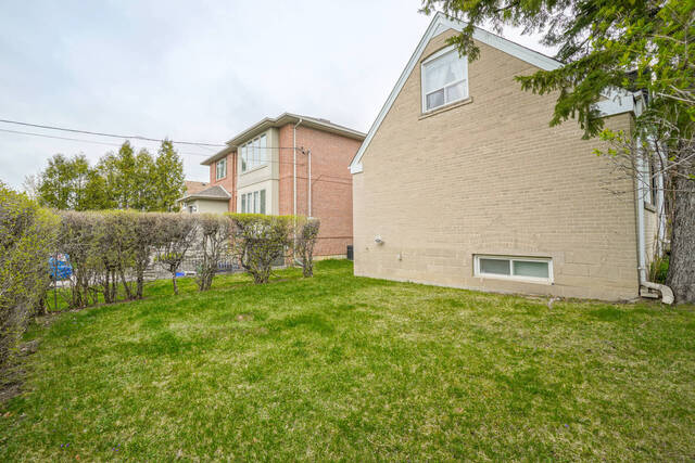 102 Stayner Avenue, North York - photo 57