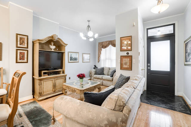 541 Ossington Avenue, Toronto - photo 6