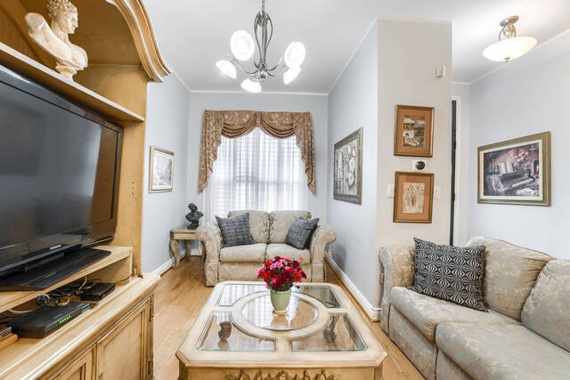 541 Ossington Avenue, Toronto - photo 8
