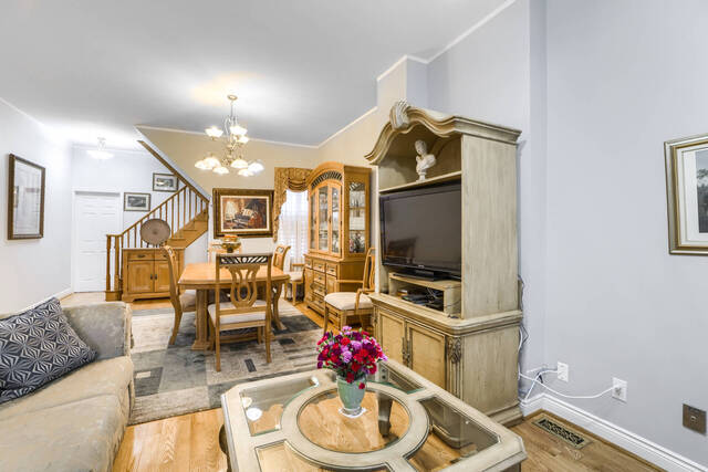 541 Ossington Avenue, Toronto - photo 9