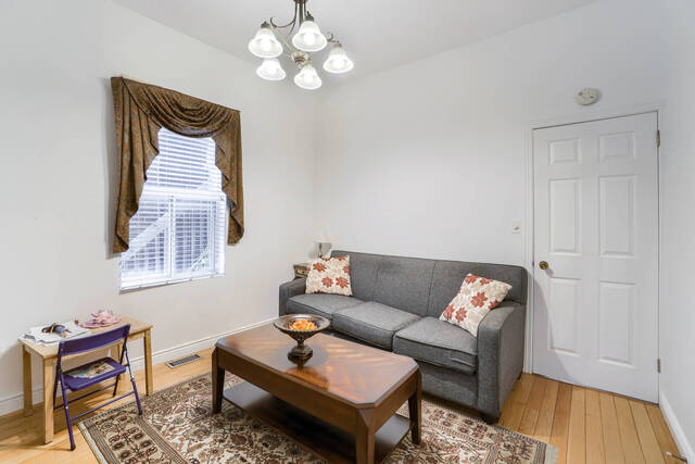 541 Ossington Avenue, Toronto - photo 13