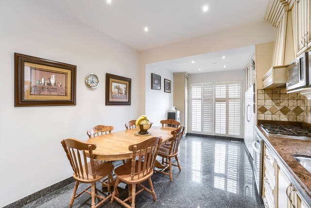 541 Ossington Avenue, Toronto - photo 19