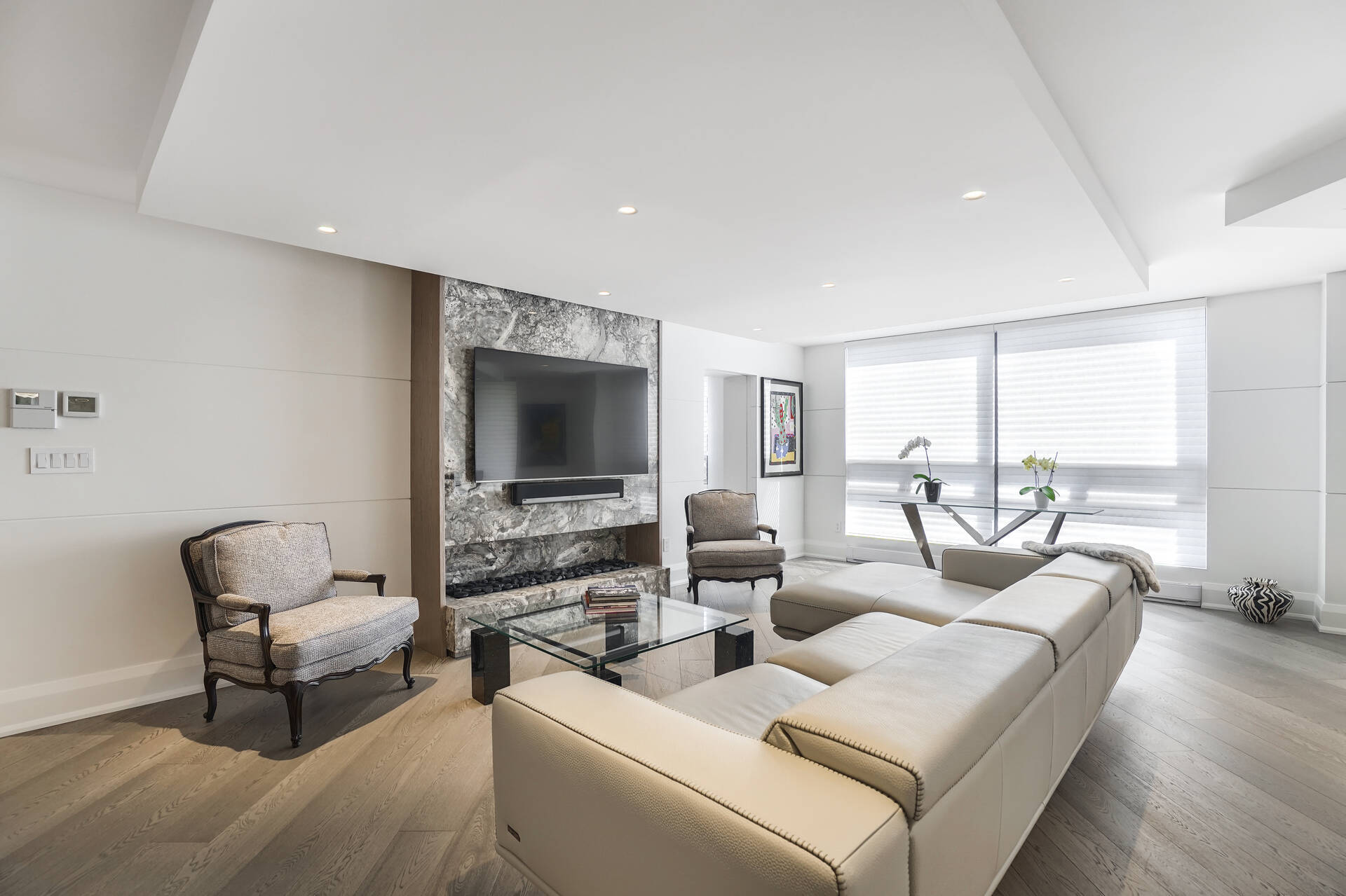 2047815
