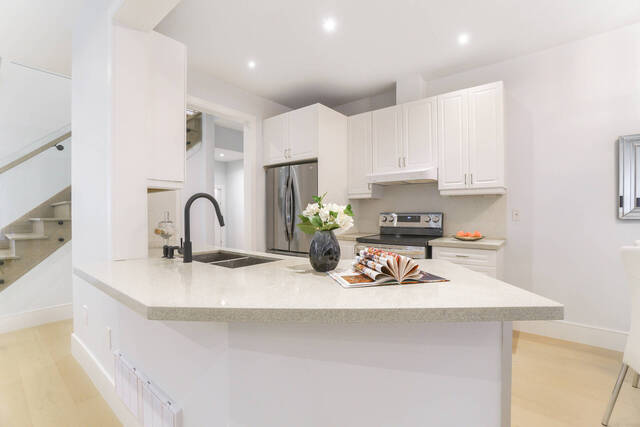 24 Maurice Coulter Mews, North York - photo 14