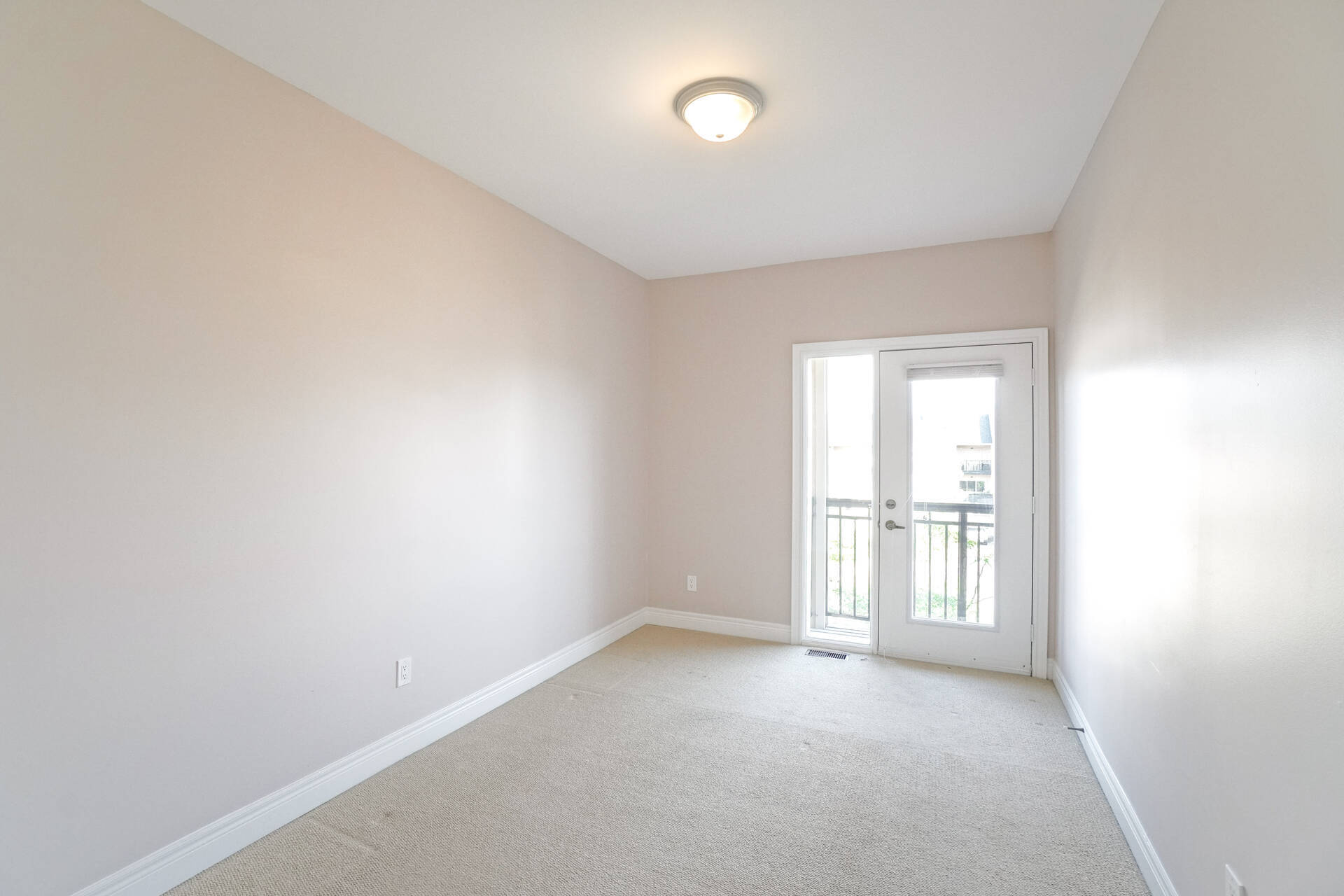 9121 Derry Road, Milton - photo 32