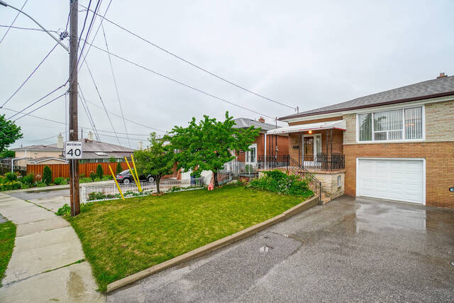 62 Spenvalley Drive, Toronto - photo 3