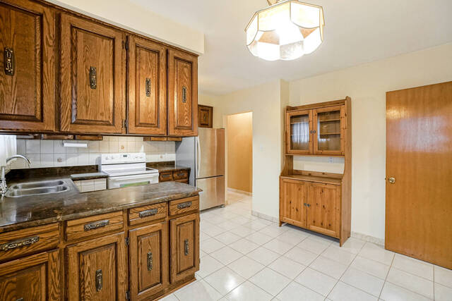 62 Spenvalley Drive, Toronto - photo 10