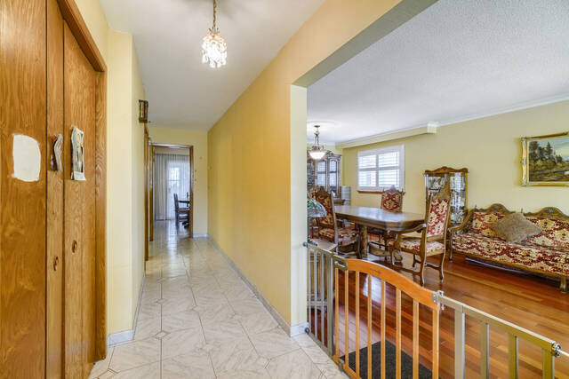 187 Falstaff Avenue, North York - photo 10