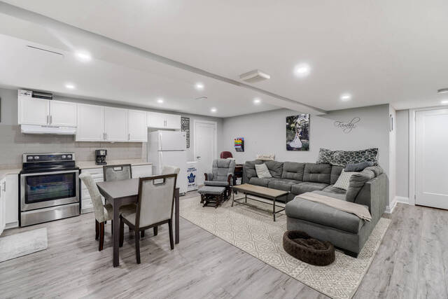 187 Falstaff Avenue, North York - photo 35