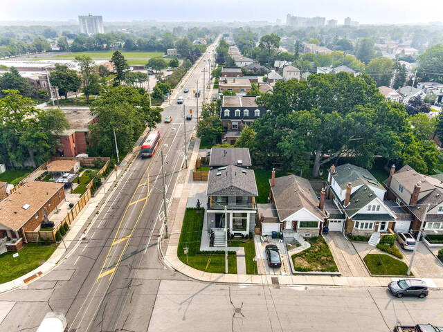 39 Lankin Boulevard, Toronto - photo 3