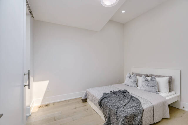 39 Lankin Boulevard, Toronto - photo 60