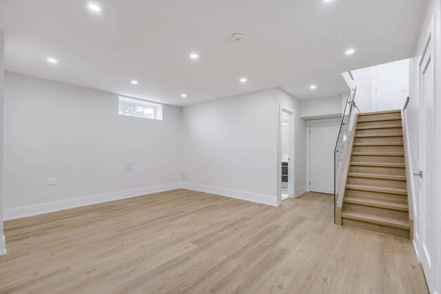 39 Lankin Boulevard, Toronto - photo 77